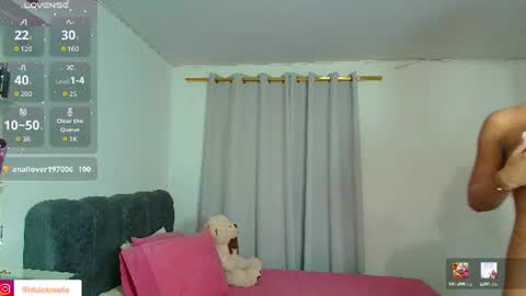 Snapshot of 01dulcemaria_ chatting on July 30, 2:54 am Dulce Maria online show from July 30, 2:54 am