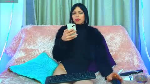 Snapshot of 01klhoe01 chatting on July 9, 1:20 am Klhoe Carter 3 online show from July 9, 1:20 am