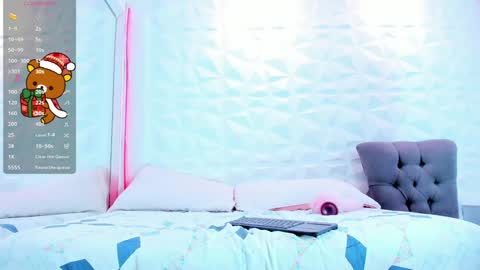 sophie online show from December 19, 4:23 am