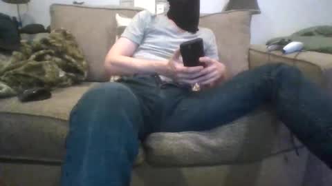 Snapshot of 029719 chatting on October 17, 12:01 am Cute boi online show from October 17, 12:01 am