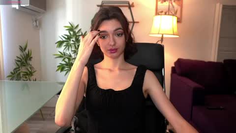 Olivia online show from March 26, 10:15 pm