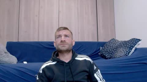 Snapshot of 10in_deluxe chatting on October 18, 6:52 pm 10in_deluxe online show from October 18, 6:52 pm