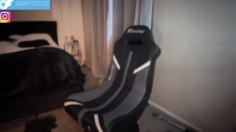 Snapshot of 10inch_gymjunky chatting on March 11, 11:15 pm MrSteeleXXX - snapchat online show from March 11, 11:15 pm