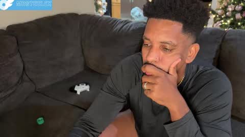 Snapshot of 10inch_gymjunky chatting on November 27, 4:47 am MrSteeleXXX - snapchat online show from November 27, 4:47 am