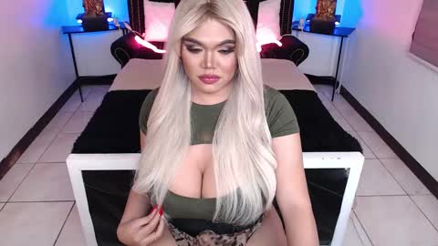 Sasha Banks online show from December 10, 12:28 am