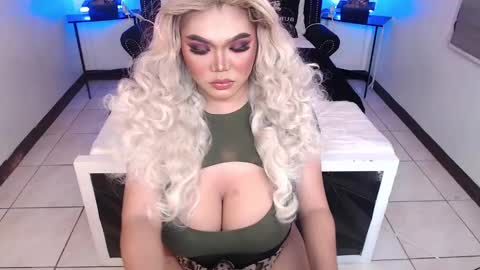 Sasha Banks online show from December 12, 12:05 am