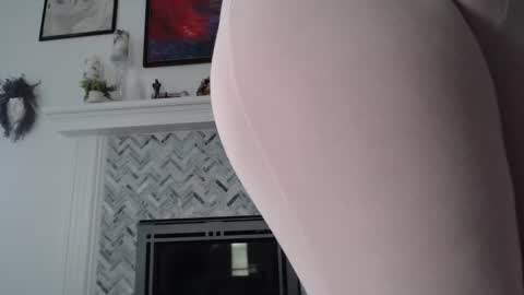 Aurora Willows online show from February 19, 4:25 pm