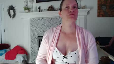 Aurora Willows online show from April 2, 3:48 am