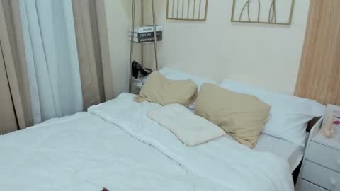 hi im ashley follow me do not forget to put thumb up bb online show from February 10, 1:22 pm