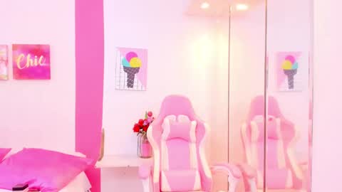 Scarlette  online show from January 4, 8:05 pm