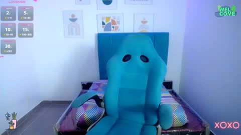 Snapshot of 18_alina chatting on December 7, 3:14 am Alina online show from December 7, 3:14 am