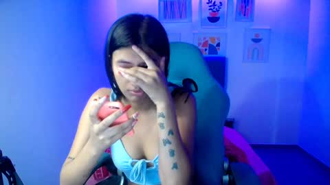 Snapshot of 18_alina chatting on January 10, 5:26 am Alina online show from January 10, 5:26 am