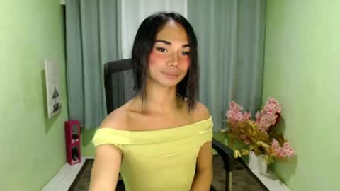 Snapshot of 18_nicole chatting on January 19, 10:28 am barbie online show from January 19, 10:28 am