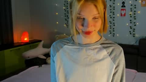 Kira online show from March 30, 4:52 pm