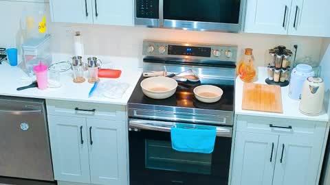 Tong  Ralph online show from April 3, 1:14 am