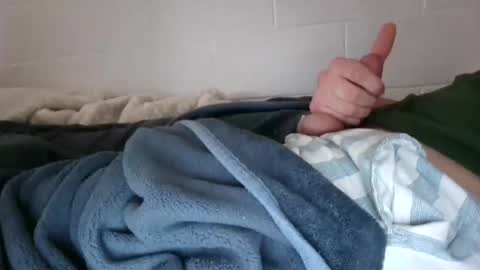 18skinnypee online show from March 9, 9:08 pm