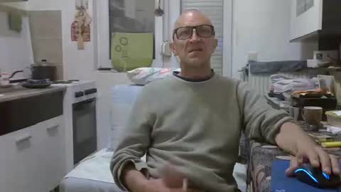 1973man online show from March 25, 1:44 am