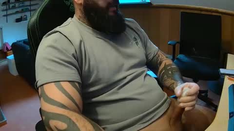 Snapshot of 19andre90 chatting on December 17, 9:59 am 19andre90 online show from December 17, 9:59 am