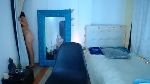 stef read my description online show from February 1, 8:37 pm