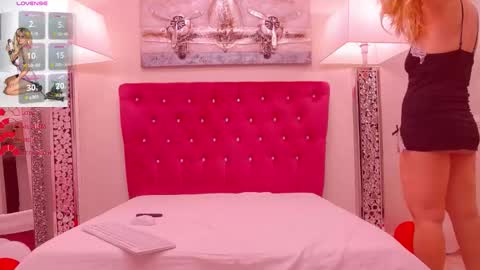 Snapshot of 1amanda chatting on November 24, 5:18 am AMANDA online show from November 24, 5:18 am