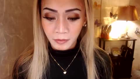 Snapshot of 1bigsurprise4you chatting on December 2, 4:18 am angel online show from December 2, 4:18 am