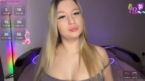 Luna and Alex online show from March 21, 7:24 am