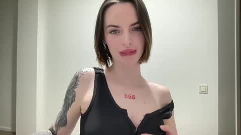 DOVE online show from November 11, 9:59 pm