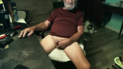 Snapshot of 1handyanddee chatting on October 12, 2:43 am 1handyanddee online show from October 12, 2:43 am