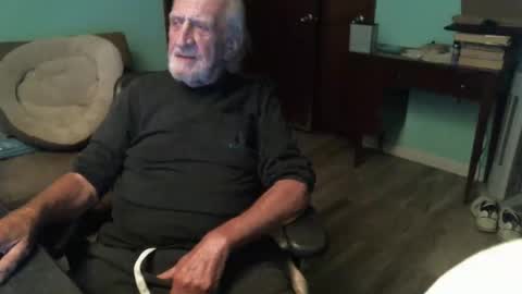 1handyanddee online show from November 14, 2:43 am