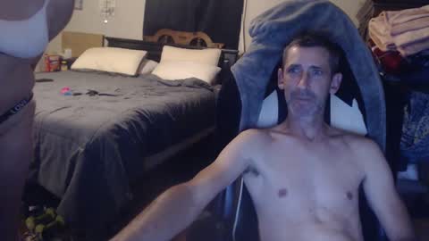 Snapshot of 1hotcouple2c chatting on September 20, 12:00 am 1hotcouple2c online show from September 20, 12:00 am