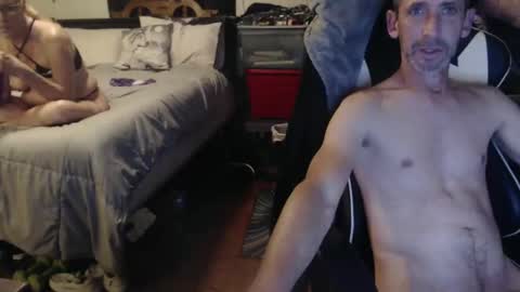 Snapshot of 1hotcouple2c chatting on October 17, 10:45 pm 1hotcouple2c online show from October 17, 10:45 pm