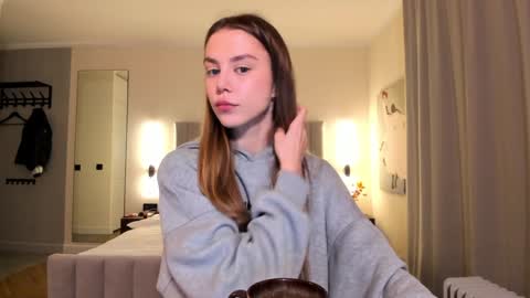 Snapshot of 1i1ypa1mer chatting on December 12, 5:59 pm Lily 3 online show from December 12, 5:59 pm