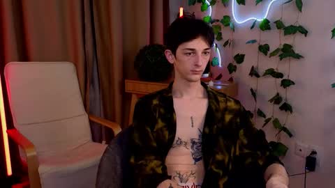 Max online show from March 17, 10:46 pm