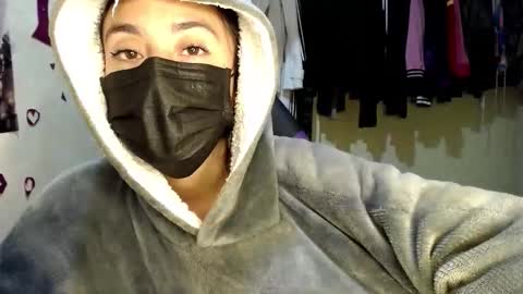 1kandylove online show from September 18, 10:06 am