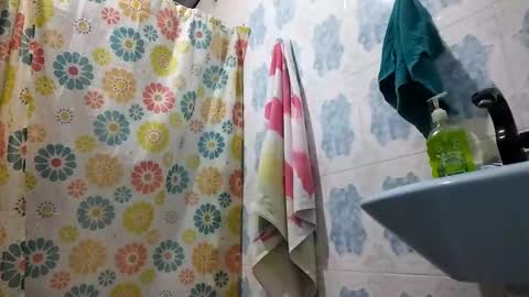 1kandylove online show from November 24, 12:10 am