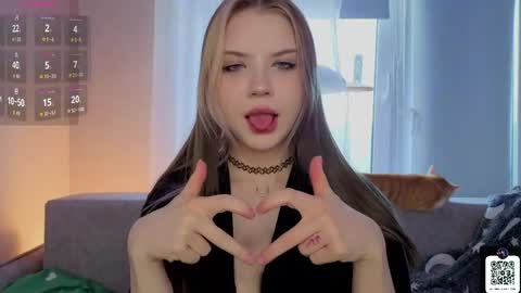 Mia online show from March 27, 5:35 am