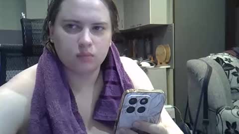 1LINDSEY1 online show from September 13, 6:35 am