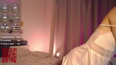 Mia online show from June 5, 6:46 pm