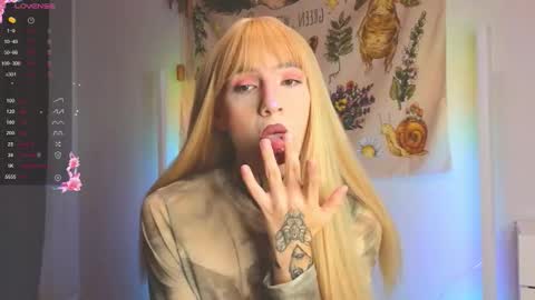 Snapshot of 1lola4ka chatting on September 20, 2:07 pm Michelle online show from September 20, 2:07 pm