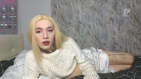 Snapshot of 1lola4ka chatting on November 7, 6:52 pm Michelle online show from November 7, 6:52 pm