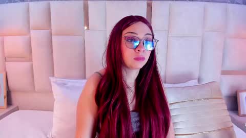 Snapshot of 1m_bella chatting on February 11, 7:02 am bella online show from February 11, 7:02 am