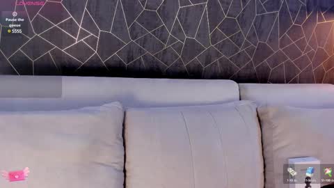 Snapshot of 1m_bella chatting on March 4, 5:21 am bella online show from March 4, 5:21 am