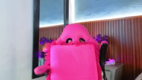 Miss Monserrate online show from March 5, 2:02 pm