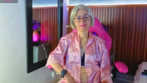 Miss Monserrate online show from April 22, 1:56 pm