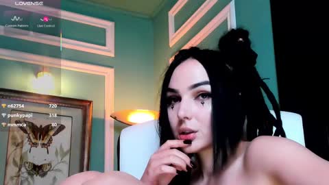 Moona  online show from February 26, 6:11 pm