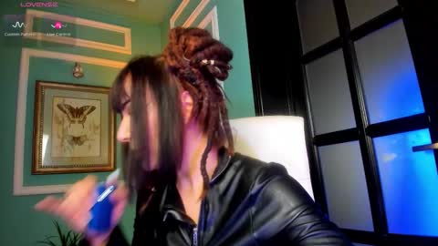 Moona  online show from October 1, 1:28 pm