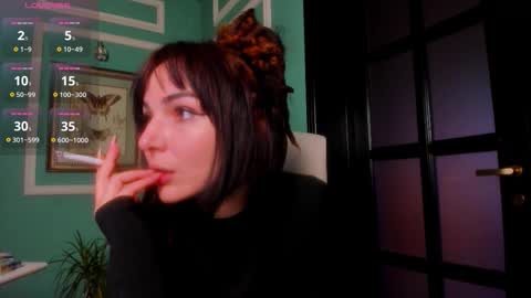 Moona  online show from December 21, 1:40 pm