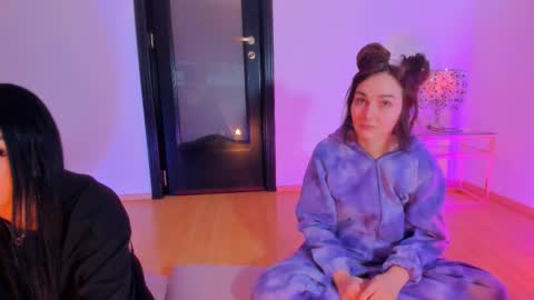 Moona  online show from February 10, 5:55 am