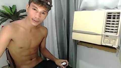 1sweetloverxx online show from April 19, 4:39 pm