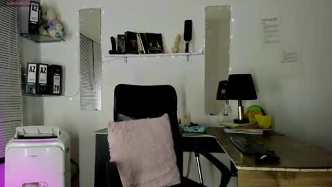 Snapshot of 1sweetvaleria1 chatting on June 10, 1:17 am 1sweetvaleria1 online show from June 10, 1:17 am